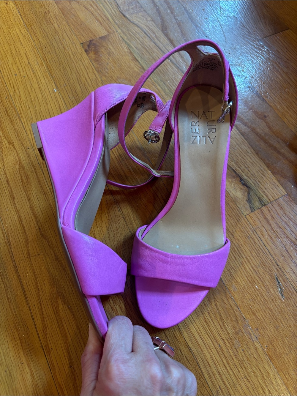 Naturalizer Hot Pink Open-Toe Ankle Strap Block Heel Sandals Size 6 - Picture 2 of 6